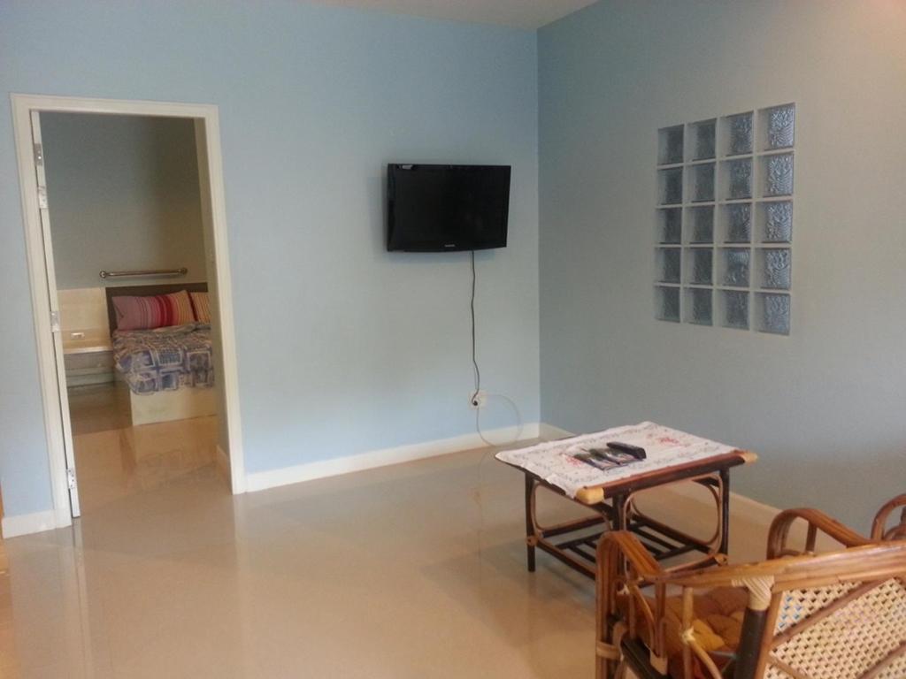 פאטאיה Yiasu Bed And Breakfast חדר תמונה
