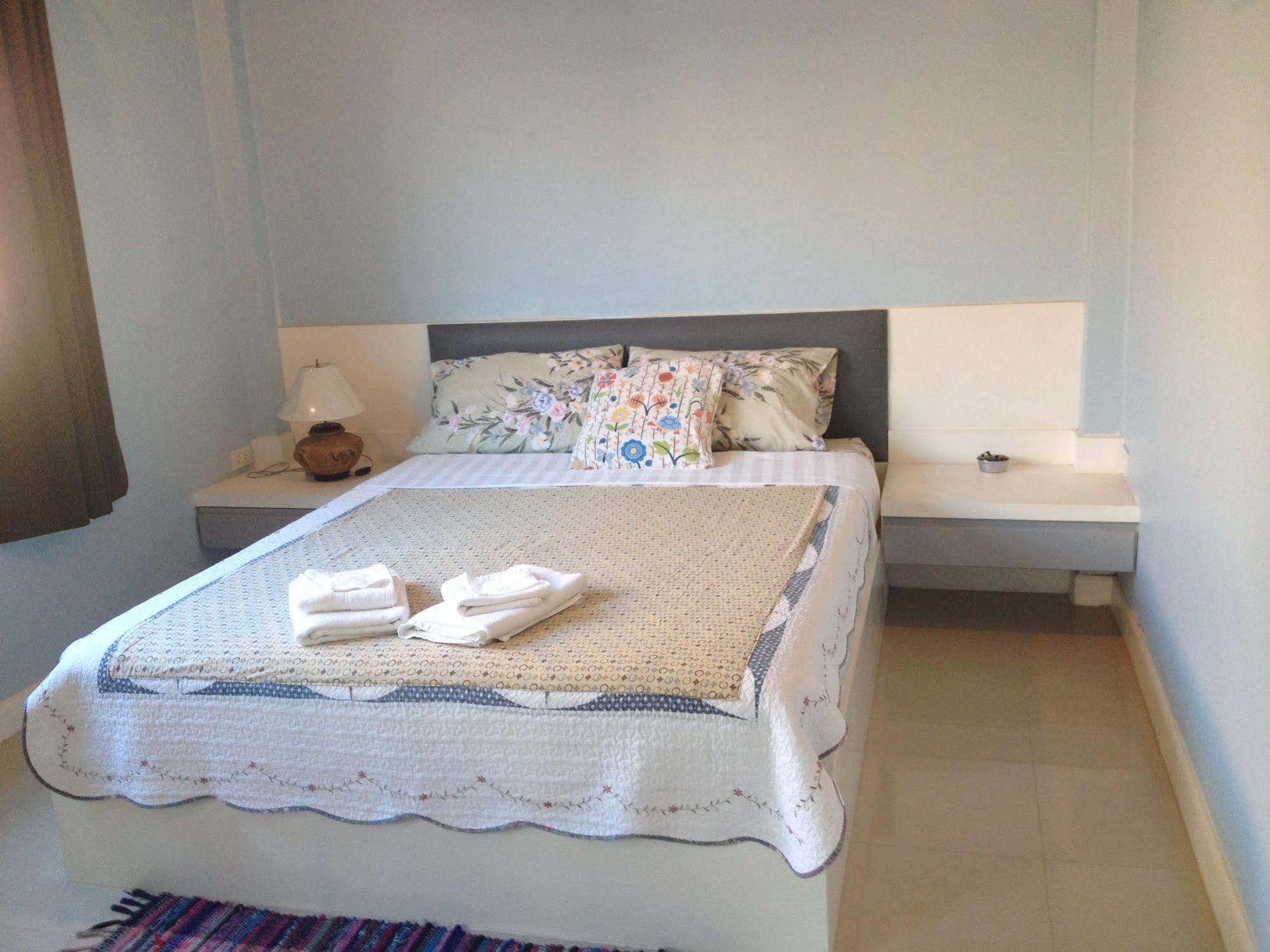 פאטאיה Yiasu Bed And Breakfast מראה חיצוני תמונה